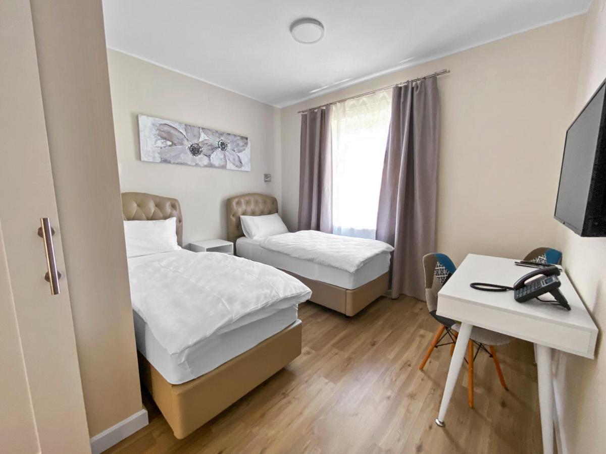 Toscanina Garni Hotel Dobrovo Exteriér fotografie